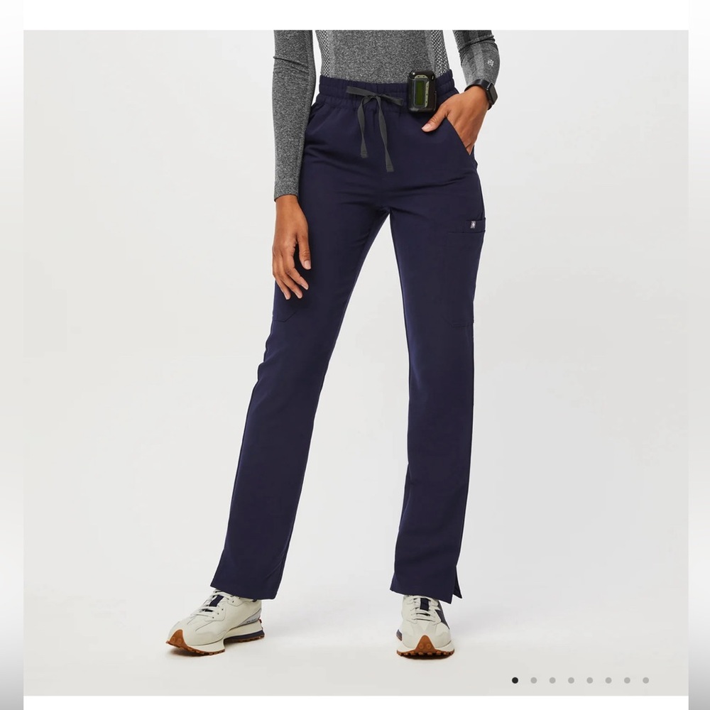 Women’s Figs Scrub Pants Navy Size Small Petite